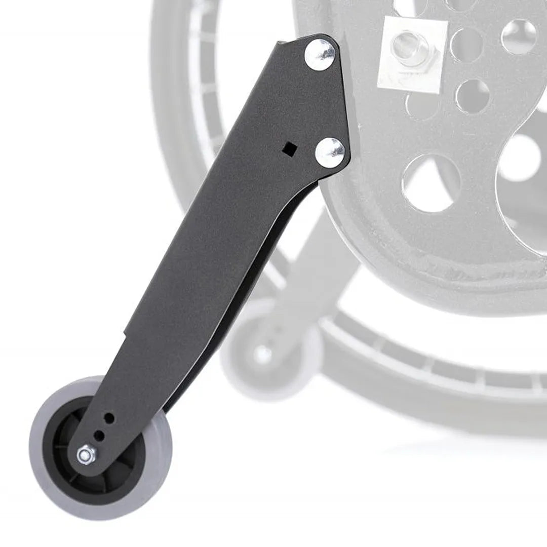 Par de ruedas antivuelco para la silla de ruedas Atmos que ofrecen mayor seguridad durante su uso dortomedical