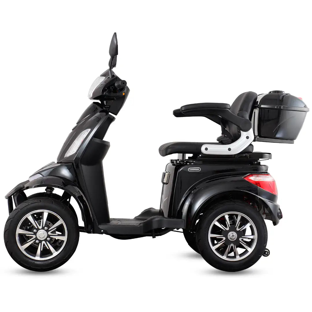 Detalle de los reposabrazos abatibles del scooter de movilidad para adultos Faster Neo, ideal para facilitar la entrada y salida del usuario dortomedical