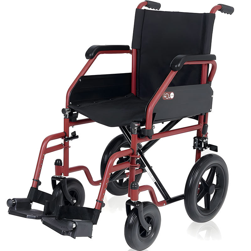 Vista de silla de ruedas de traslado con plegado super compacto con sistema reforzado de cruceta resistente y seguro dortomedical