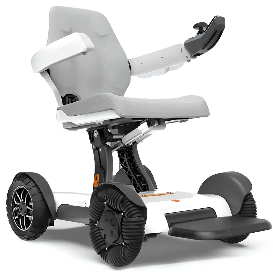 Vista inclinada de la silla eléctrica robooterx40 con plegado automático dortomedical