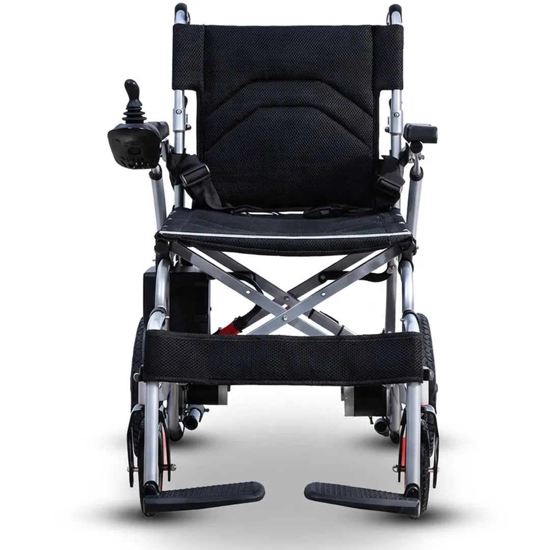 Asiento de malla transpirable que evita el calor y reposabrazos plegables que facilitan la entrada y salida lateral de la silla con total comodidad dortomedical