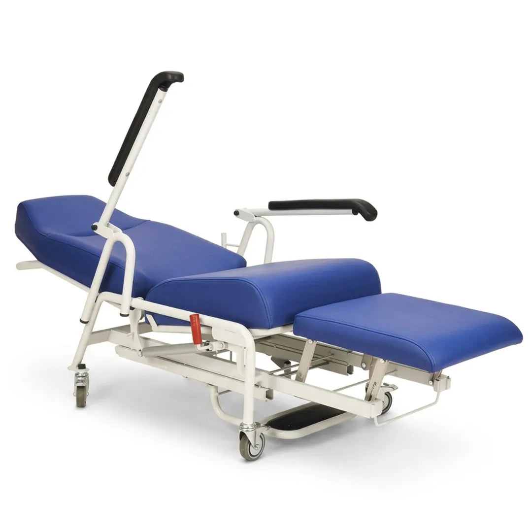 Sillón geriátrico de descanso y tratamiento para mejorar el bienestar de pacientes en el cuidado a domicilio dortomedical