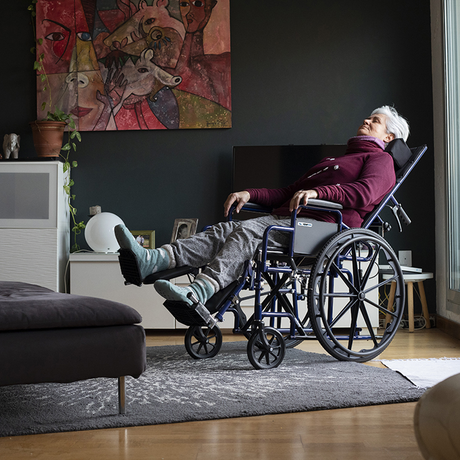 Silla de Ruedas RECLINABLE Plegable y Autopropulsable PC-15/151