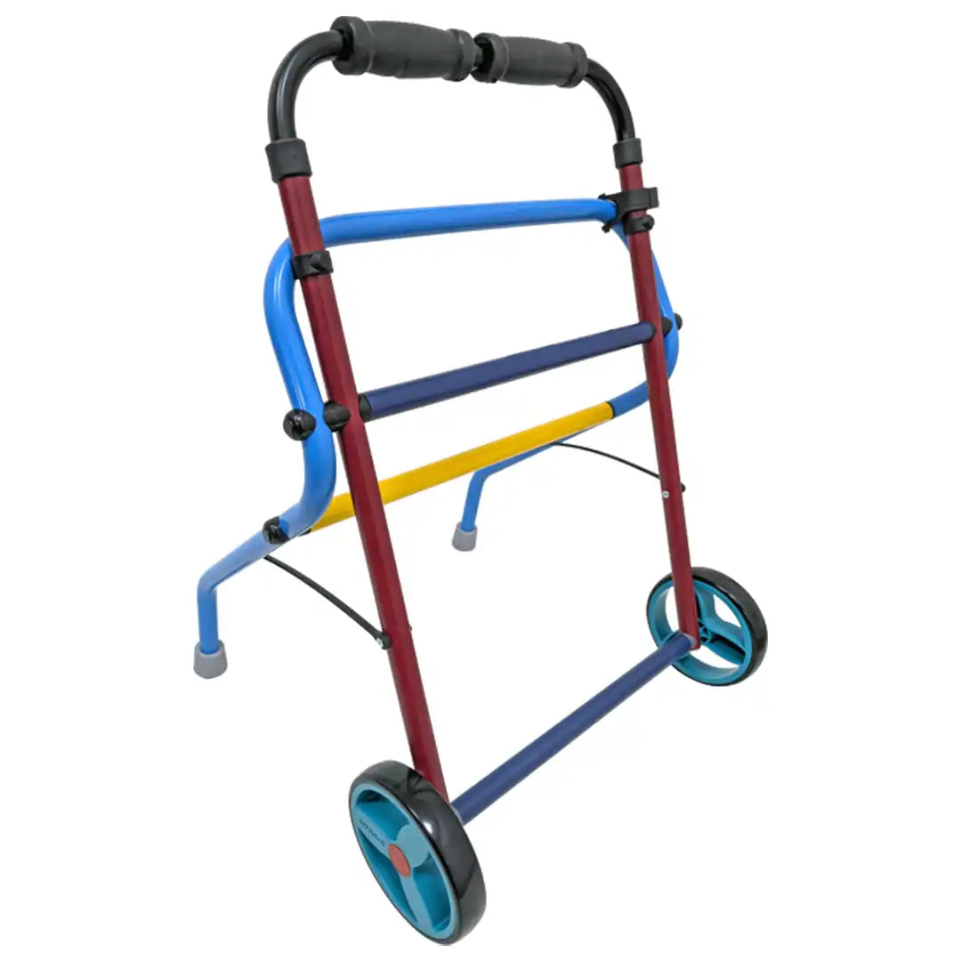 Andador infantil plegable compacta; su mecanismo sencillo ocupa el mínimo espacio, facilitando el transporte en maleteros de coche o guardarlo en casa dortomedical