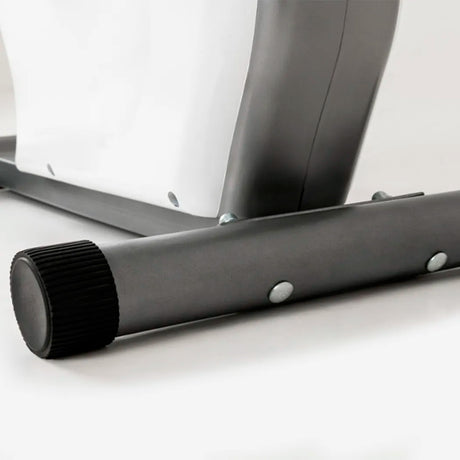 bicicleta-estatica-pequena-gomas-antideslizantes