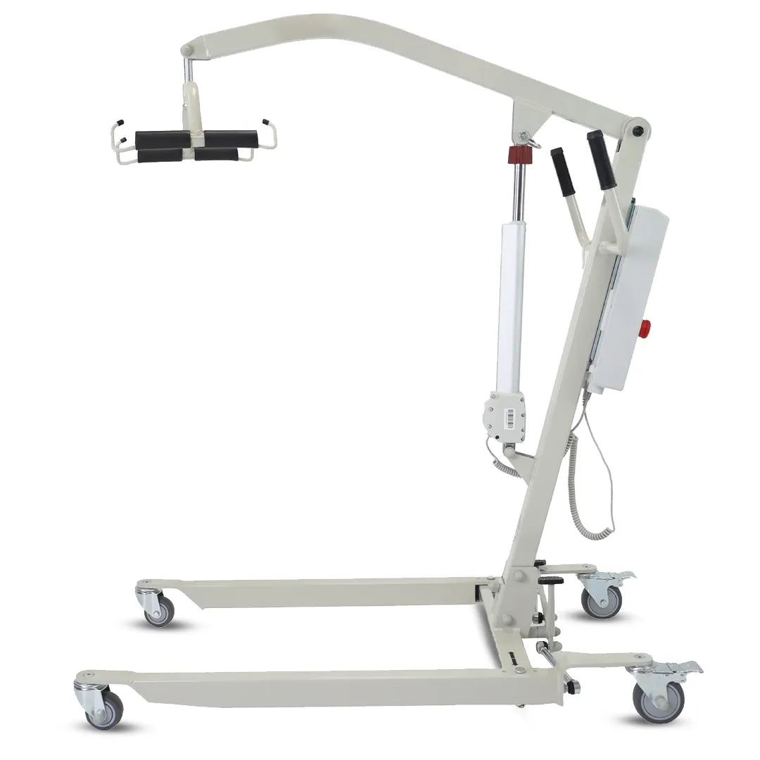 Vista lateral de la grúa para movilidad reducida con ruedas traseras y freno metálico para una seguridad total dortomedical