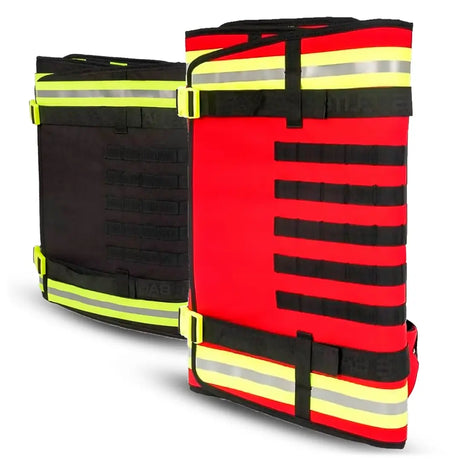 Mochila táctica de rescate FOLDBAG utilizada por bomberos en una intervención de emergencia dortomedical