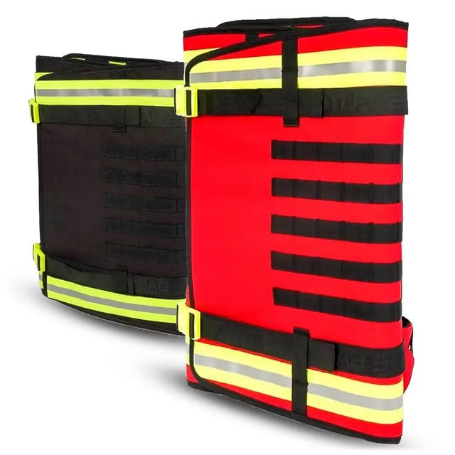 Mochila táctica de rescate FOLDBAG utilizada por bomberos en una intervención de emergencia dortomedical