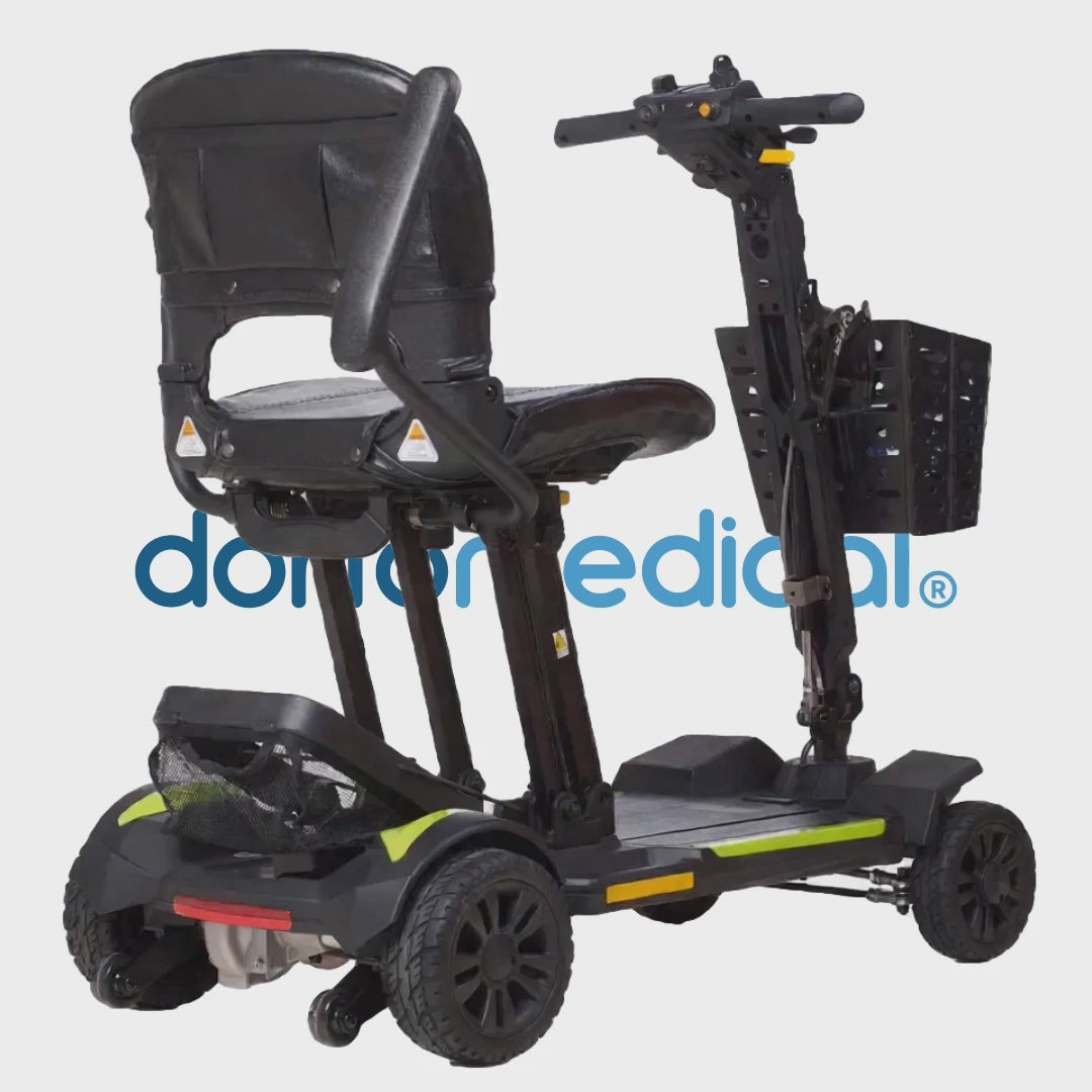 Vista 360 grados del scooter eléctrico plegable Traveler ligero 19 kg más bolsa transporte en dortomedical