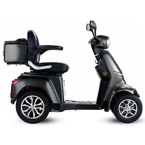 Scooter de 4 ruedas con alta autonomía de 60 km para disfrutar de largos recorridos sin pausas de Dortomedical