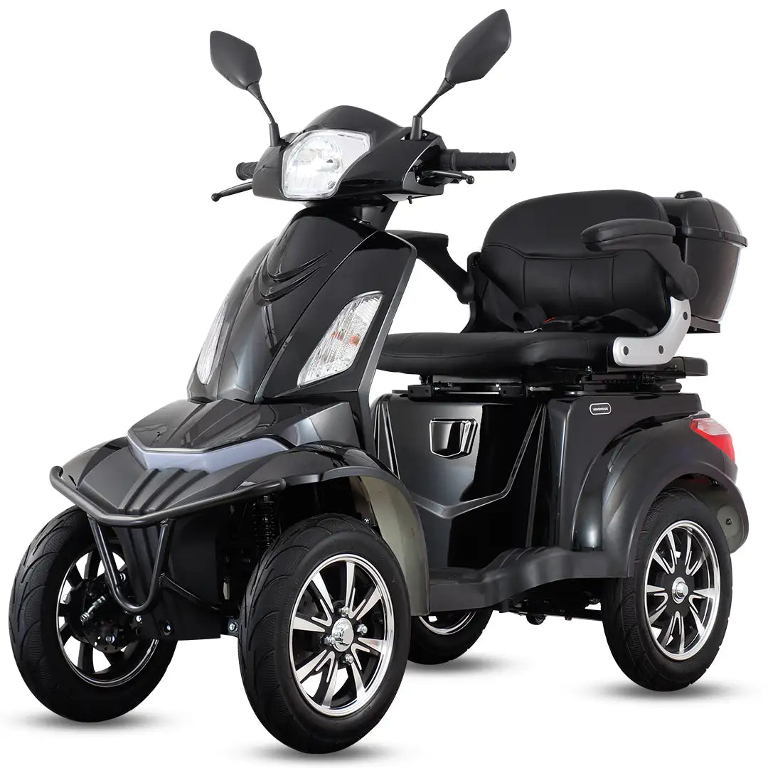 Toma de carga del scooter para discapacidad Faster Neo, con un tiempo de carga completa de 6 a 8 horas para desplazamientos diarios sin límites dortomedical