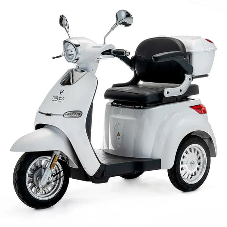 Scooter eléctrico con baúl rígido trasero y espacio tras el asiento para llevar la compra de Dortomedical