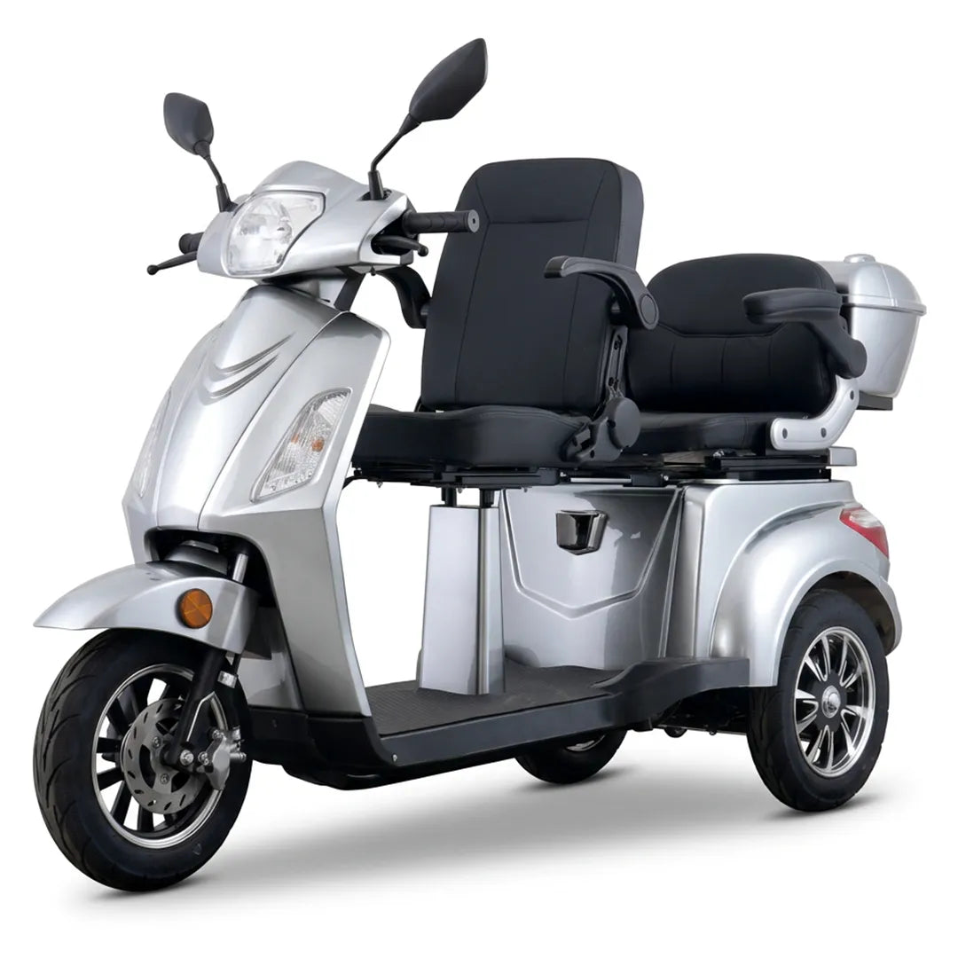Modelo plateado del scooter eléctrico dos plazas FASTER NEO 3 con diseño amplio y estructura robusta para los usuarios dortomedical