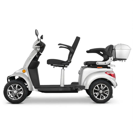 Vista lateral del scooter eléctrico de dos plazas con luces LED para mejorar la visión en zonas con poca luz dortomedical