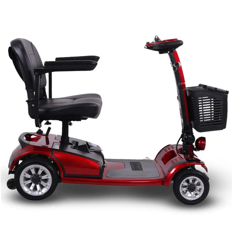 Scooter eléctrico Mate con iluminación LED completa que ofrece la máxima visibilidad en trayectos nocturnos dortomedical