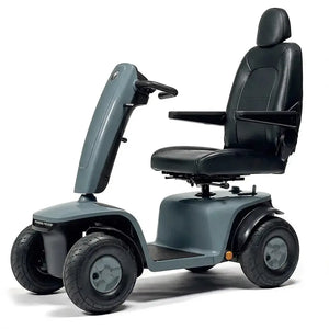 Scooter eléctrico de movilidad Sync en tono gris con luces LED para una mayor seguridad en zonas con menos luz dortomedical