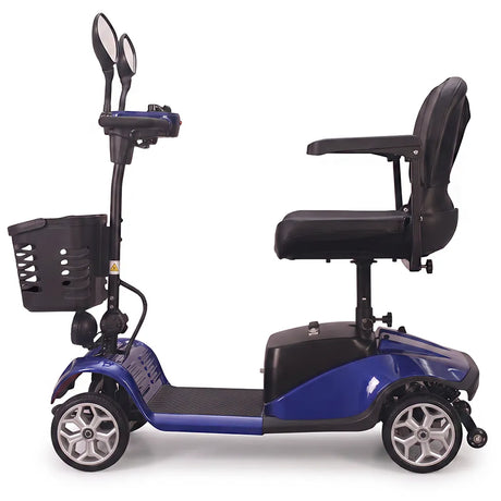 Vista lateral del scooter eléctrico con neumáticos macizos resistentes para una conducción estable y sin necesidad de inflado dortomedical