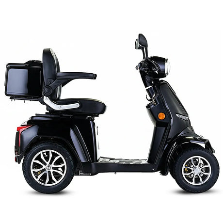 Scooter de movilidad con radio de giro de 220 cm para realizar maniobras precisas en exteriores de Dortomedical