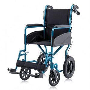 Silla de ruedas ultra estrecha diseñada para facilitar el paso por puertas y pasillos angostos de Dortomedical.