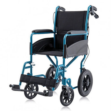 Silla de ruedas ultra estrecha diseñada para facilitar el paso por puertas y pasillos angostos de Dortomedical.