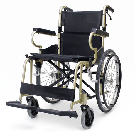 Silla de ruedas KM-2500 con respaldo plegable para ahorrar espacio durante el transporte y almacenamiento dortomedical