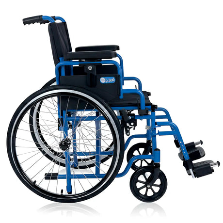 Plano de lado de la silla de ruedas estrecha con reposabrazos abatibles que facilitan las transferencias dortomedical