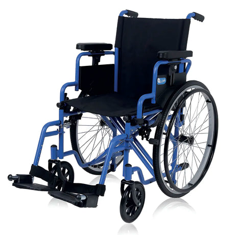 Primer plano de la silla de ruedas de acero con doble cruceta dortomedical