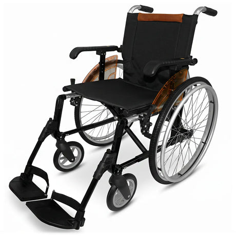 Modelo naranja de las illa de ruedas de aluminio con reposabrazos y reposapiés extraíbles sin necesidad de herramientas dortomedical