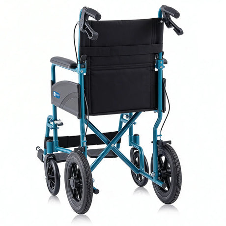 Vista trasera de la Silla de ruedas ligera con chasis de aluminio resistente que soporta hasta 130 kg de peso de Dortomedical.