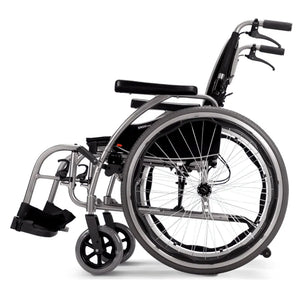 Silla de ruedas segura con sistema antivuelco patentado para superar bordillos con estabilidad dortomedical