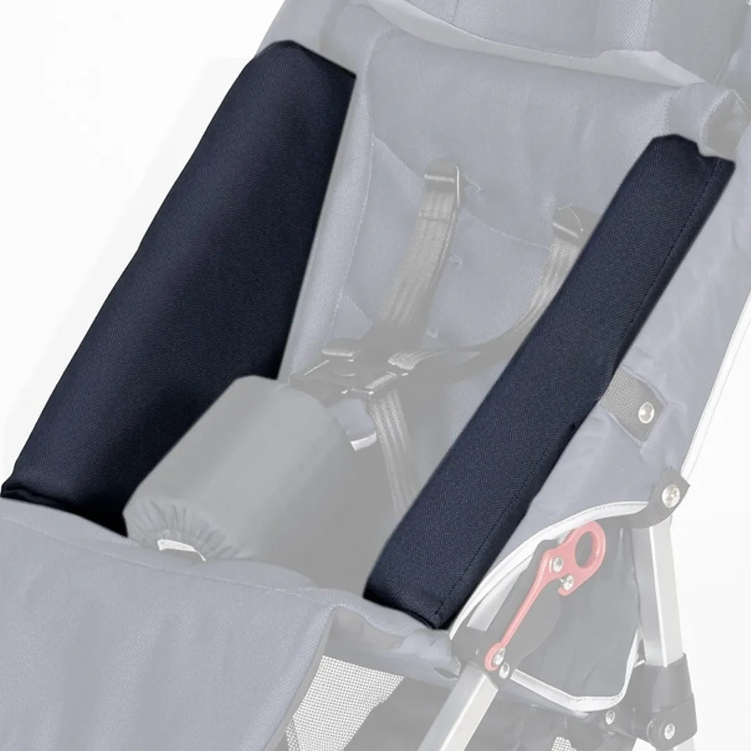 Soportes laterales para la silla de paseo paraguas que aporta una mayor seguridad durante el camino dortomedical