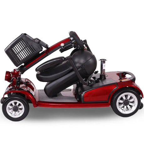 Vista plegada del scooter eléctrico para personas mayores que facilita el almacenaje en el hogar dortomedical